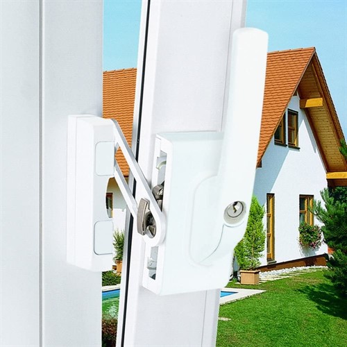 Bild zu Newsbeitrag Fenstersicherung für gekippte Fenster