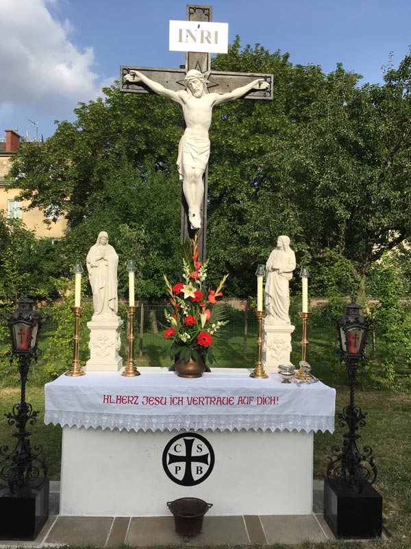 Lissy Projekt Jesus am Kreuz, Bild 23, das geschmückte Kreuz