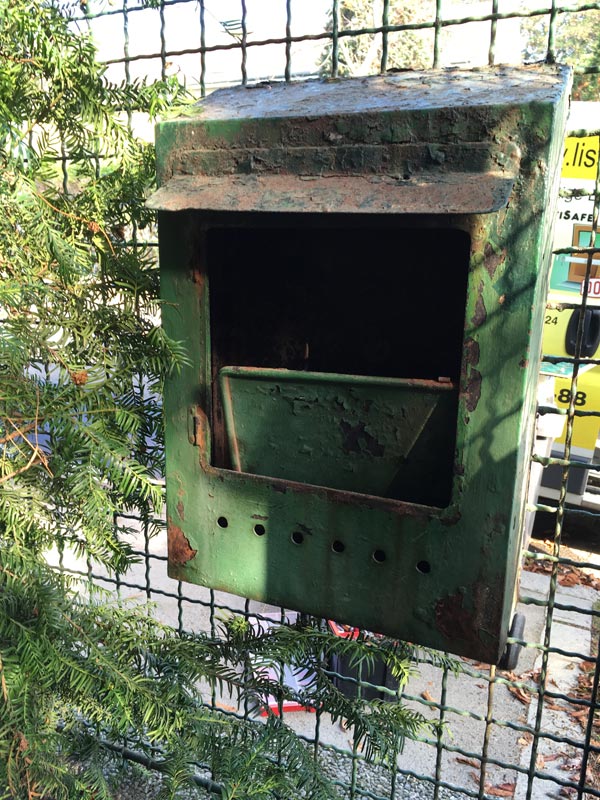 Lissy Projekt 2: Der alte Briefkasten von der Rückseite